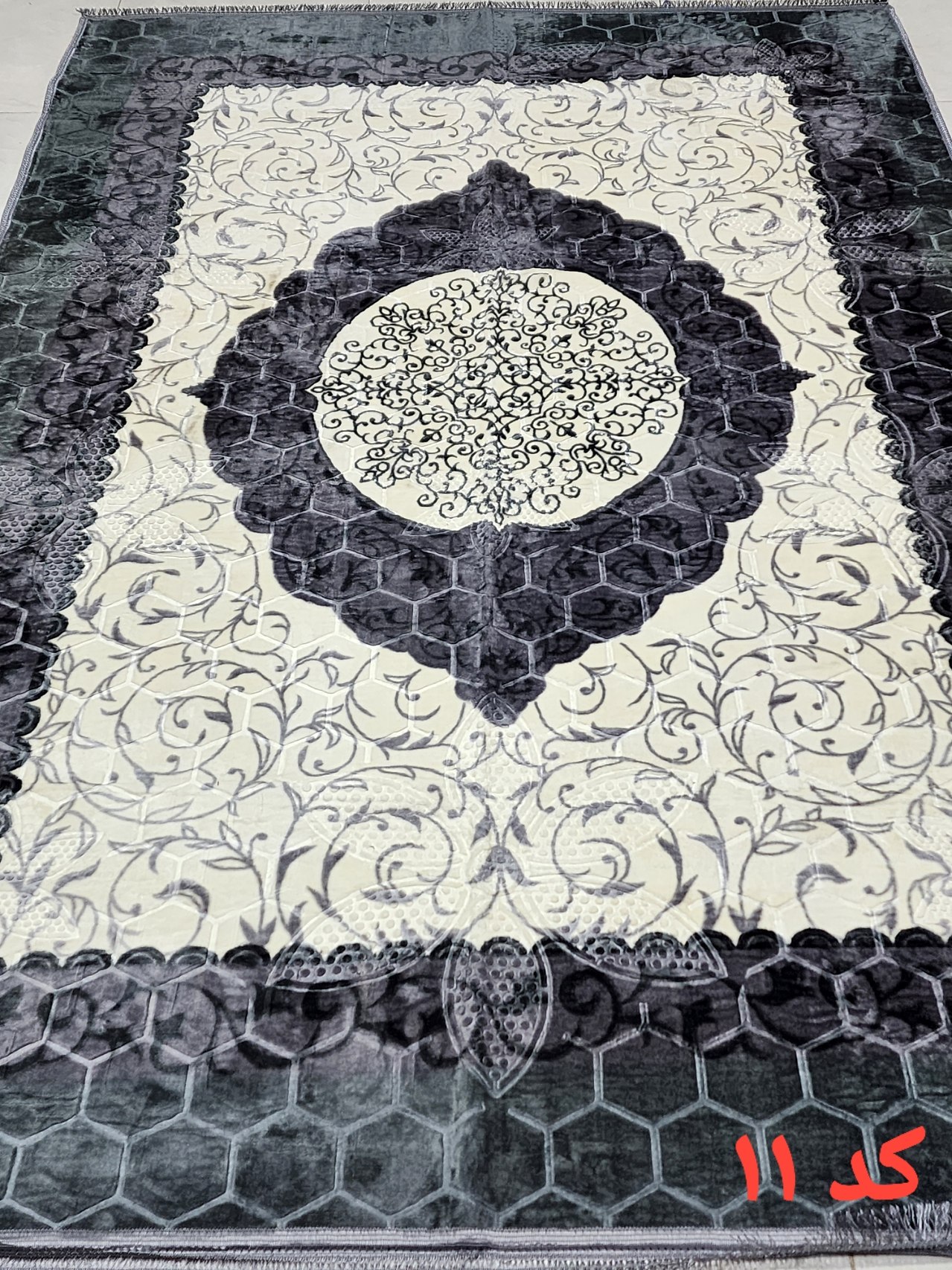 تصویر پتو فرش مارک ترولاو کد ۱۱ (عدد) 